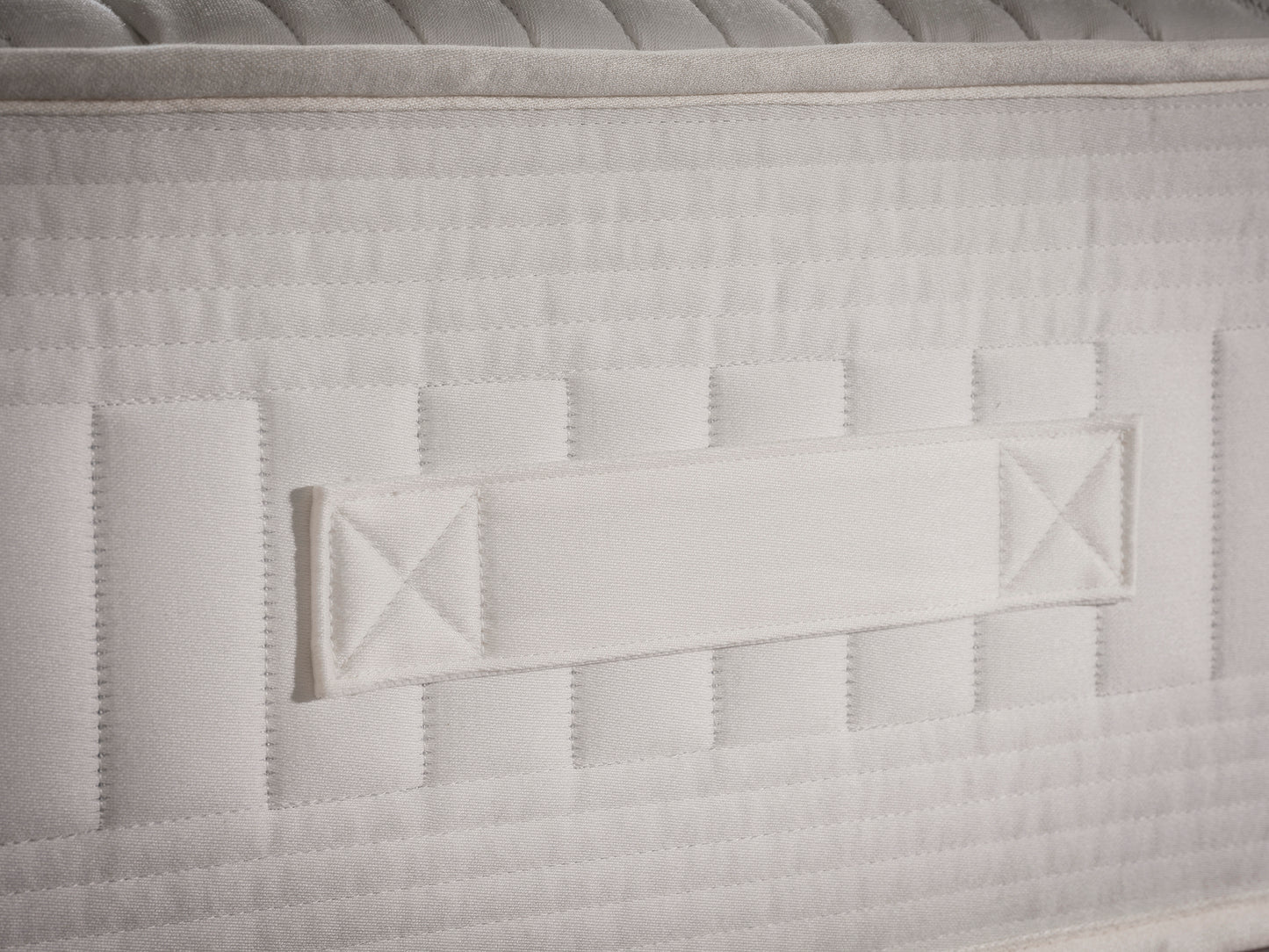 Diamond Laytech Cooling Gel Foam Mattress by Tender Sleep with 1000 pocket springs, available in multiple sizes.