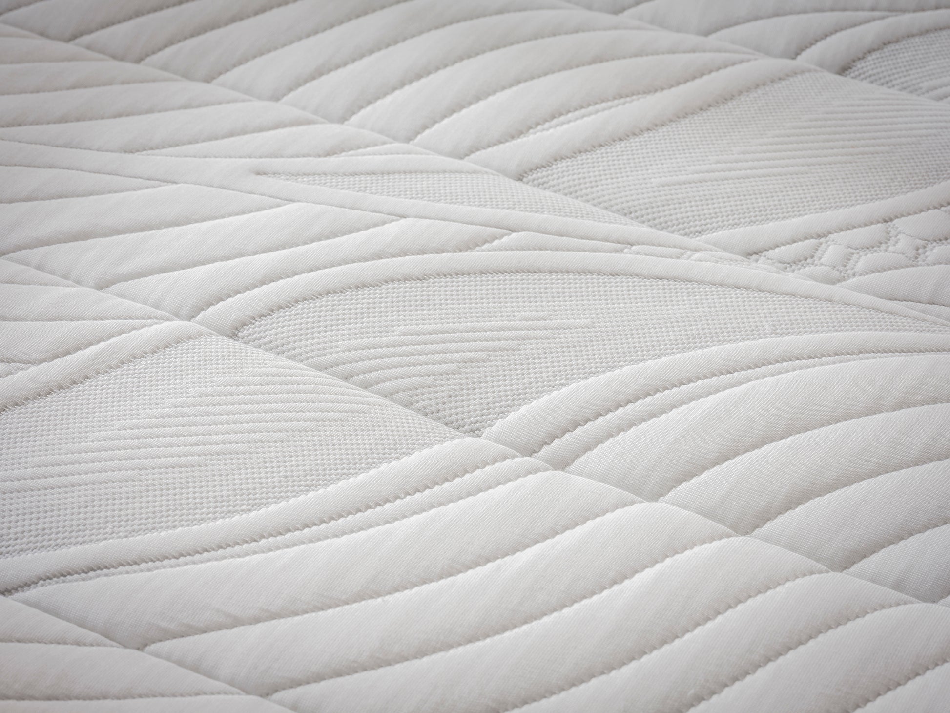 Diamond Laytech Cooling Gel Foam Mattress by Tender Sleep, featuring 1000 pocket springs and a soft, breathable design.